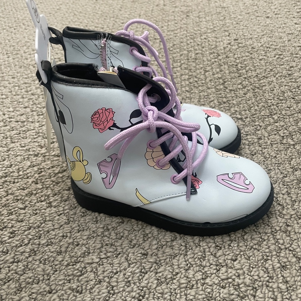 🆕 NWT- Disney Princess themed Blue boots - US 10 kids